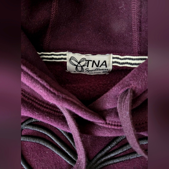 Aritzia TNA Hoodie - Picture 3 of 5